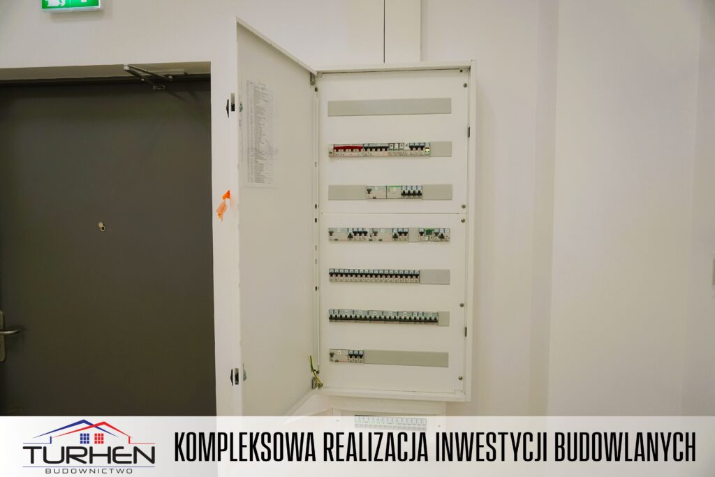 madoni-park-morag-turhen-rozdzielnia-elektryczna-05