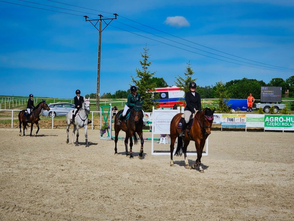 Turhen Budownictwo wspiera lokalny sport podczas zawodów jeździeckich w Tynwałdzie