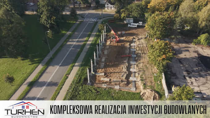 Magazyn ochrony ludności w Suszu – montaż konstrukcji żelbetowej prefabrykowanej przez TURHEN Budownictwo